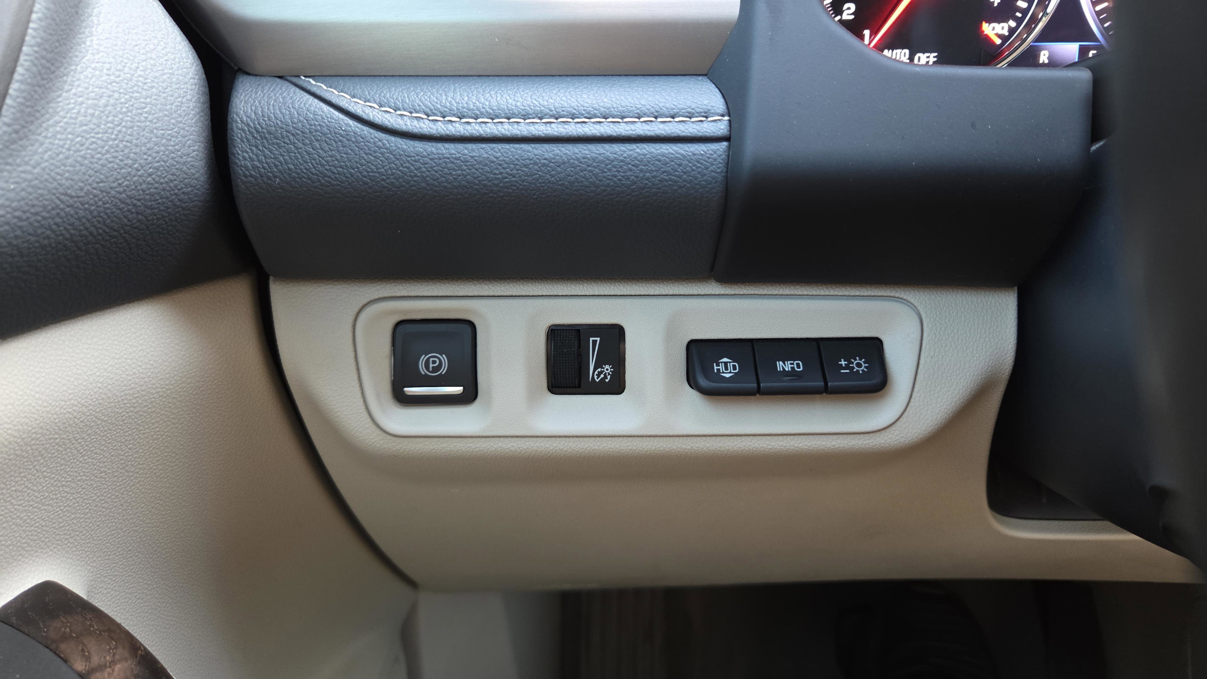 Used 2021 GMC Acadia Denali w/ Denali Technology Package image 14