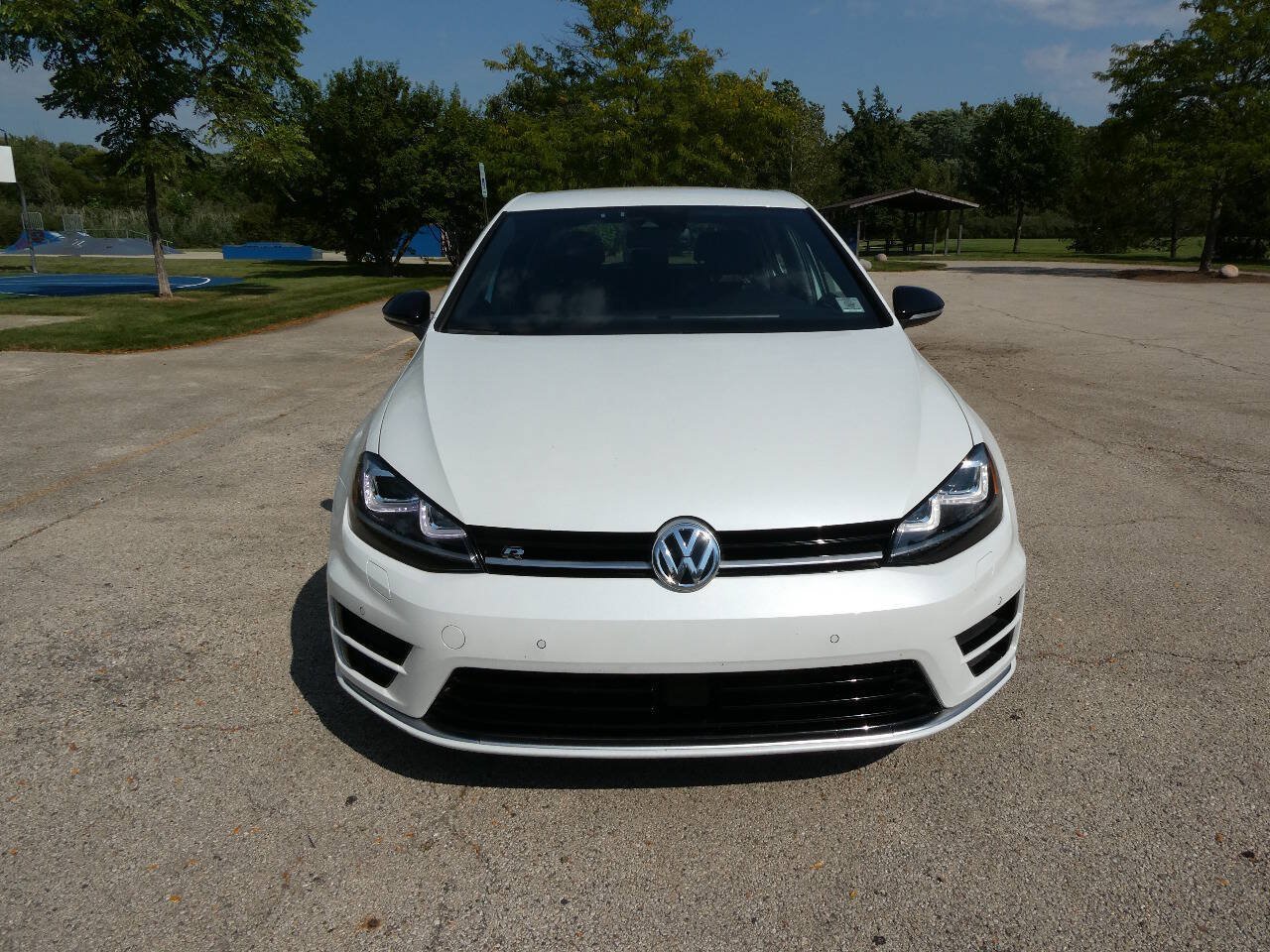 Used 2016 Volkswagen Golf R 4-Door AWD/4WD image 2