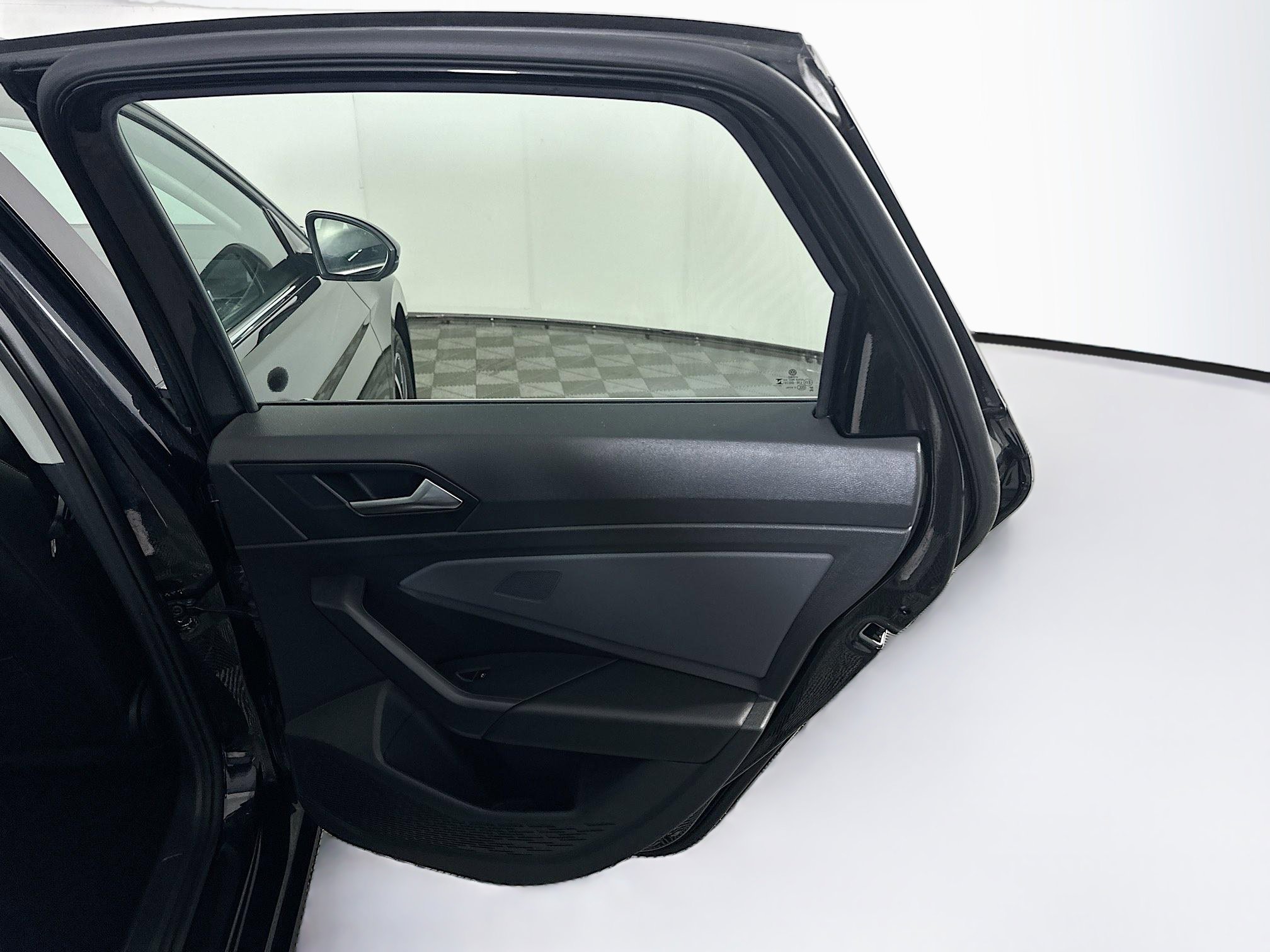 Used 2025 Volkswagen Jetta SE FWD image 30