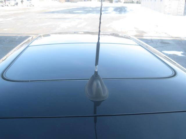 Used 2011 MINI Cooper Hardtop image 9