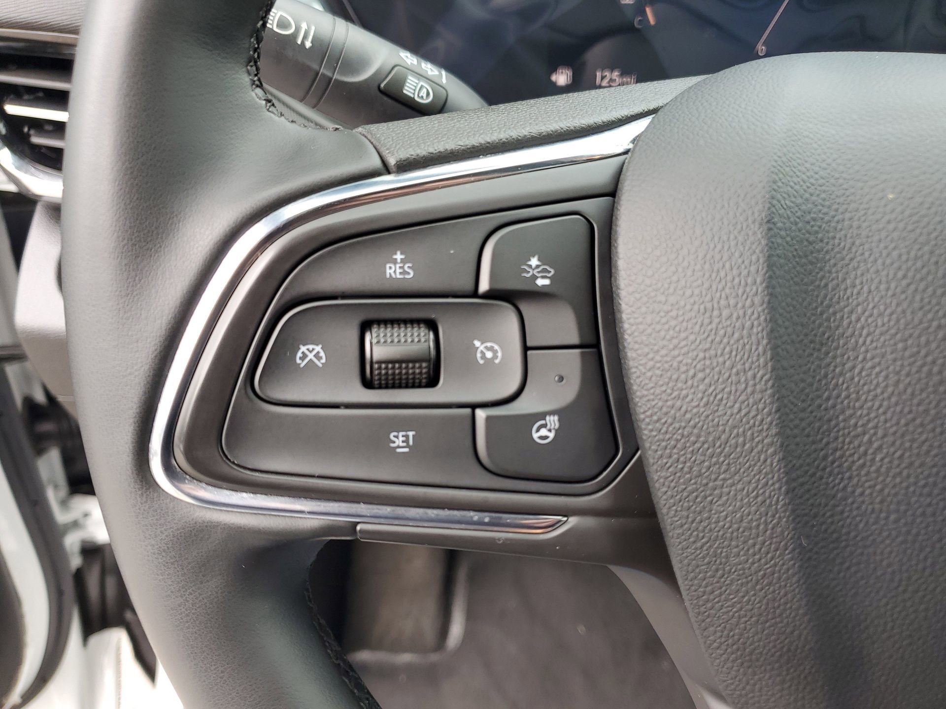 Certified 2025 Buick Envista Sport Touring w/ Convenience I Package image 27