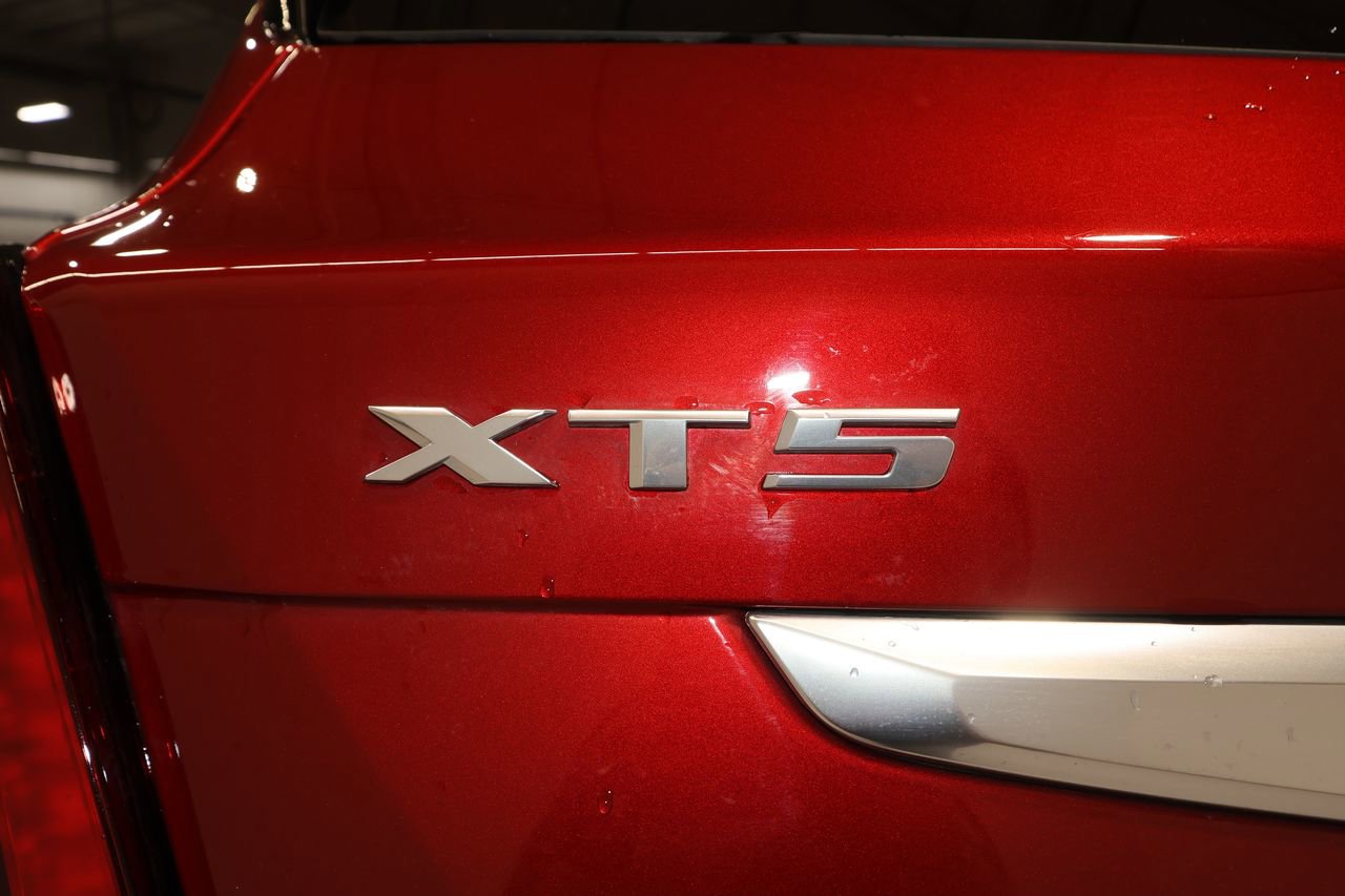 Certified 2024 Cadillac XT5 Premium Luxury w/ Platinum Package image 37