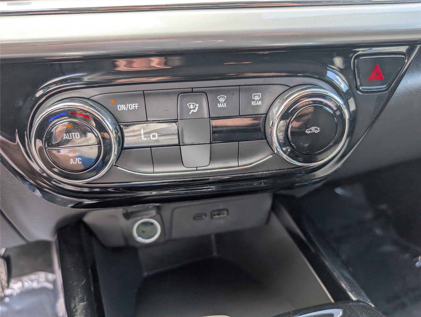 Used 2025 Chevrolet Trax LT image 16