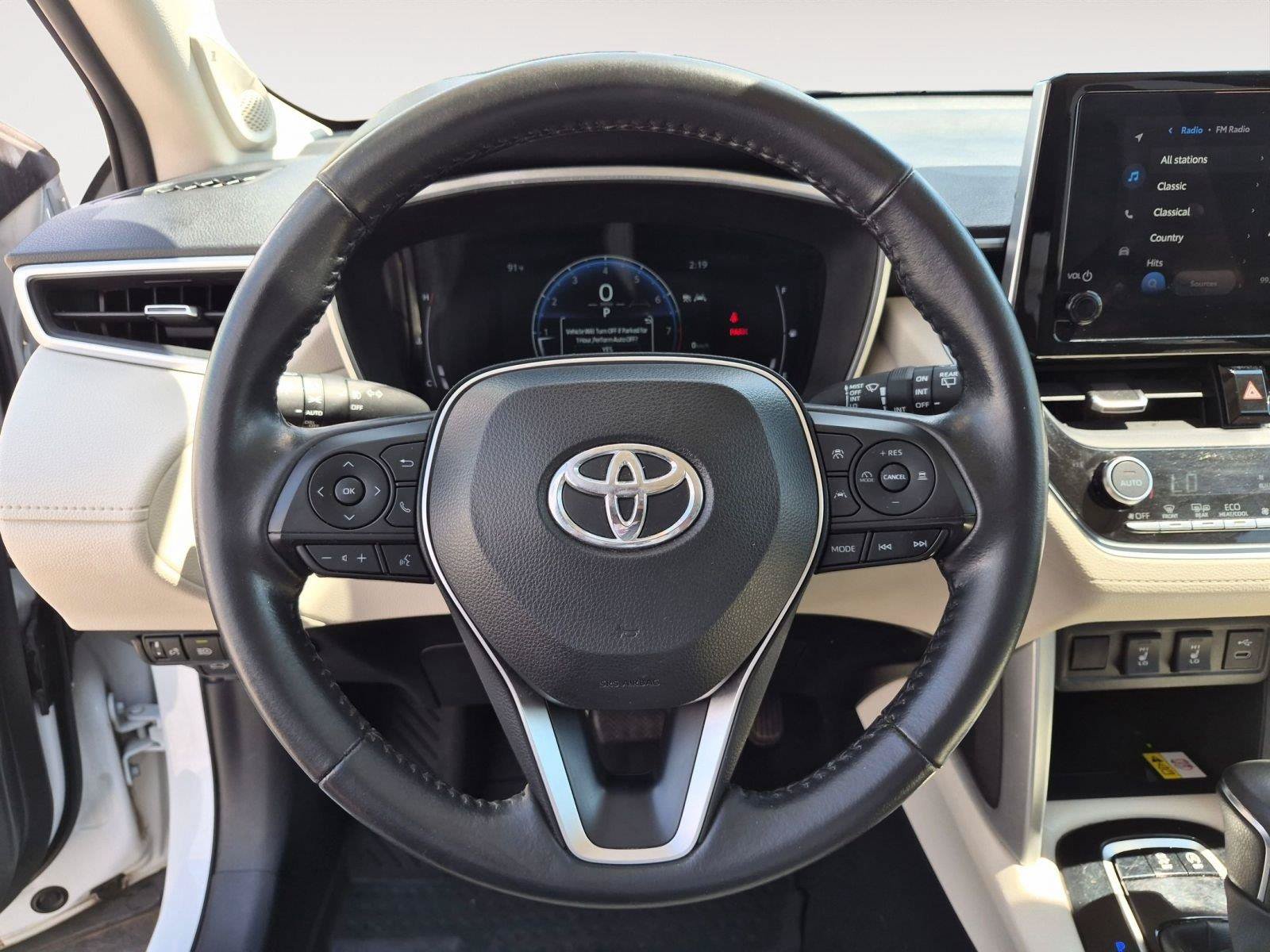 Used 2023 Toyota Corolla Cross XLE w/ Convenience Package AWD/4WD image 28