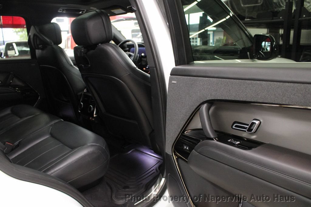 Used 2025 Land Rover Range Rover Sport SE AWD/4WD image 40