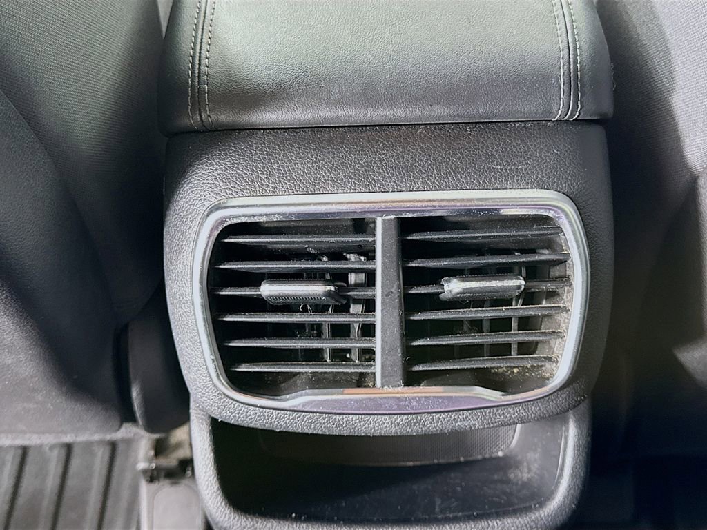 Used 2019 Hyundai Santa Fe SE image 25