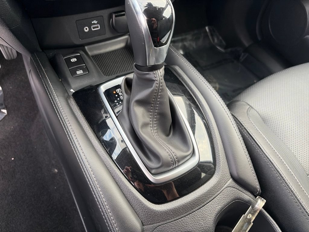 Used 2019 Nissan Rogue SL w/ Premium Package AWD/4WD image 22