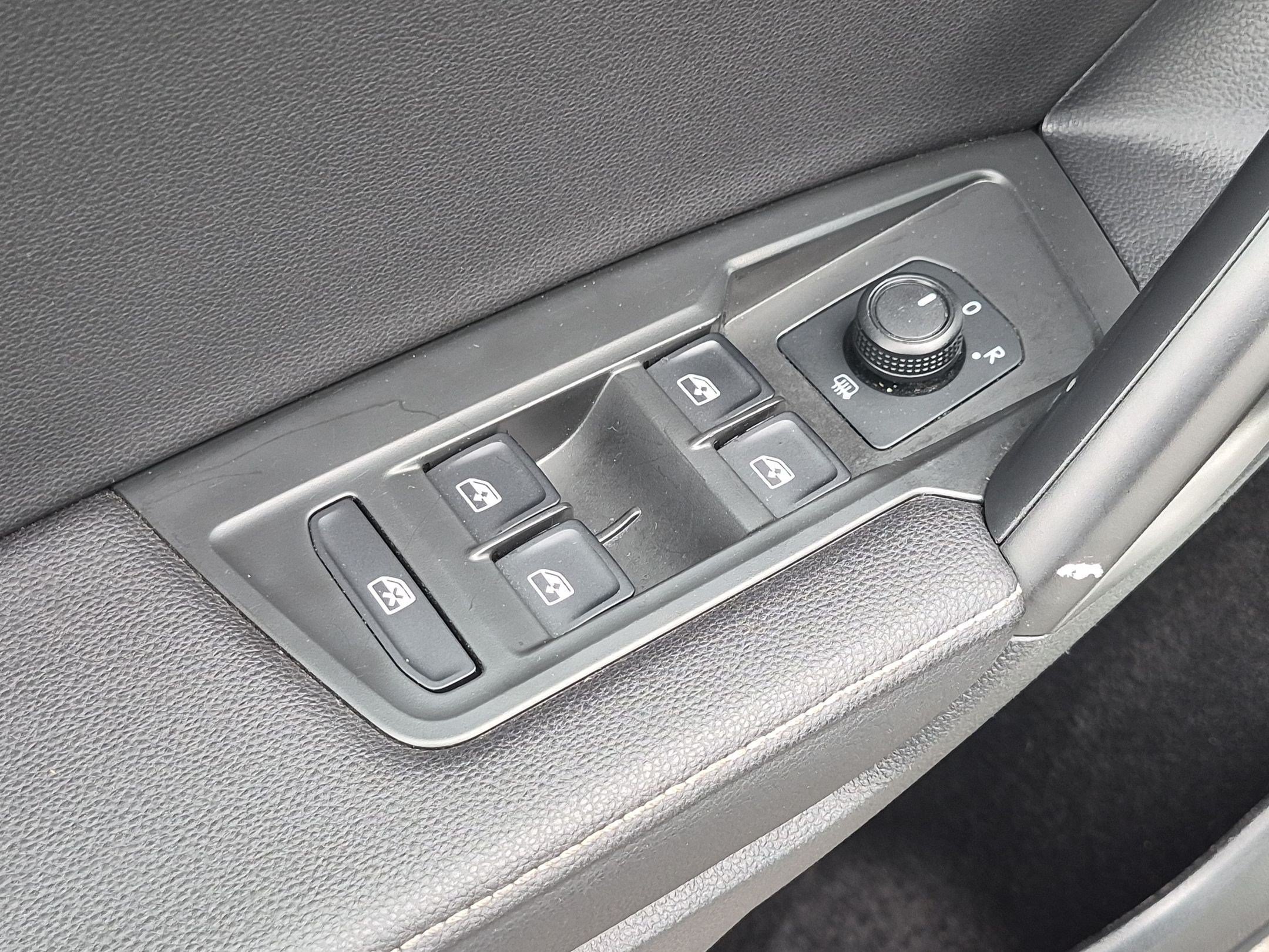 Used 2022 Volkswagen Tiguan S FWD image 13