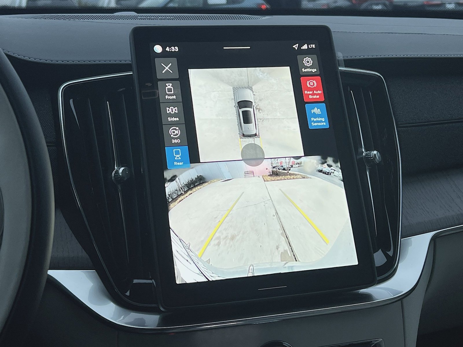 New 2026 Volvo XC90 T8 Ultra w/ Protection Package Premier image 19