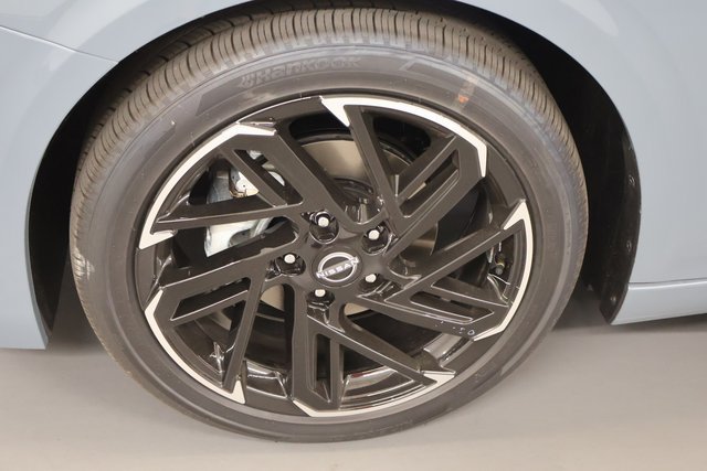 New 2026 Nissan Sentra SR w/ SR Premium Package FWD image 7