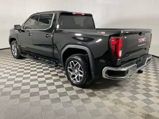 Used 2023 GMC Sierra 1500 SLE w/ X31 Off-Road Package image 4