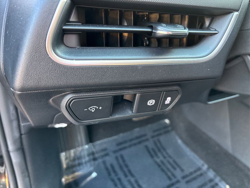 Certified 2025 Kia K4 LXS image 32