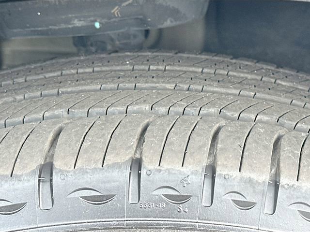 Used 2024 GMC Terrain SLT image 32