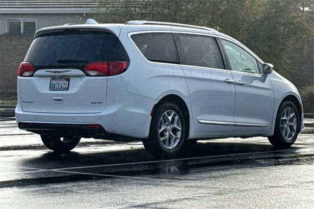 Used 2020 Chrysler Pacifica Limited image 5
