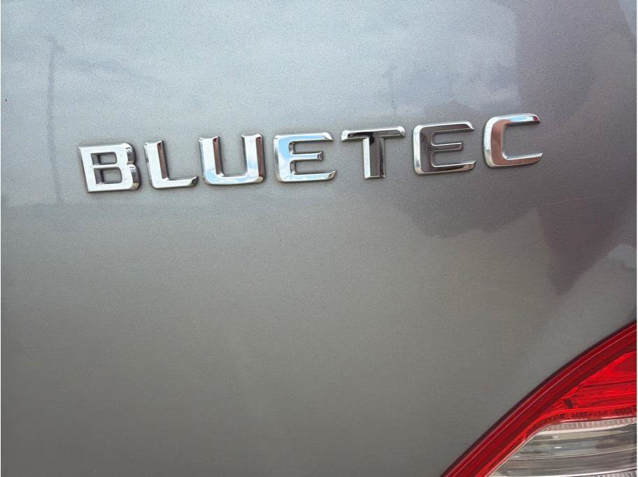 Used 2011 Mercedes-Benz R 350 BlueTEC 4MATIC image 34