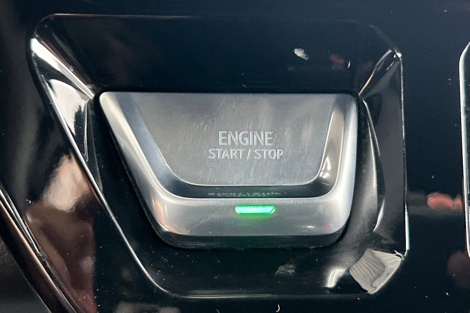 Used 2025 GMC Sierra 1500 AT4 image 21