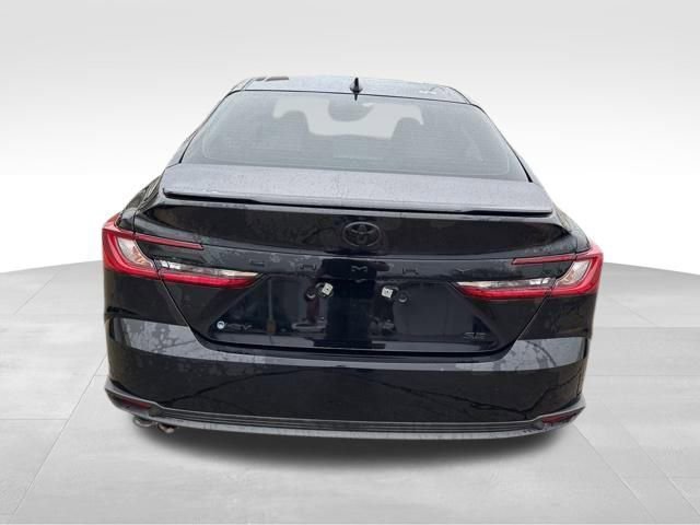 Used 2025 Toyota Camry SE image 6