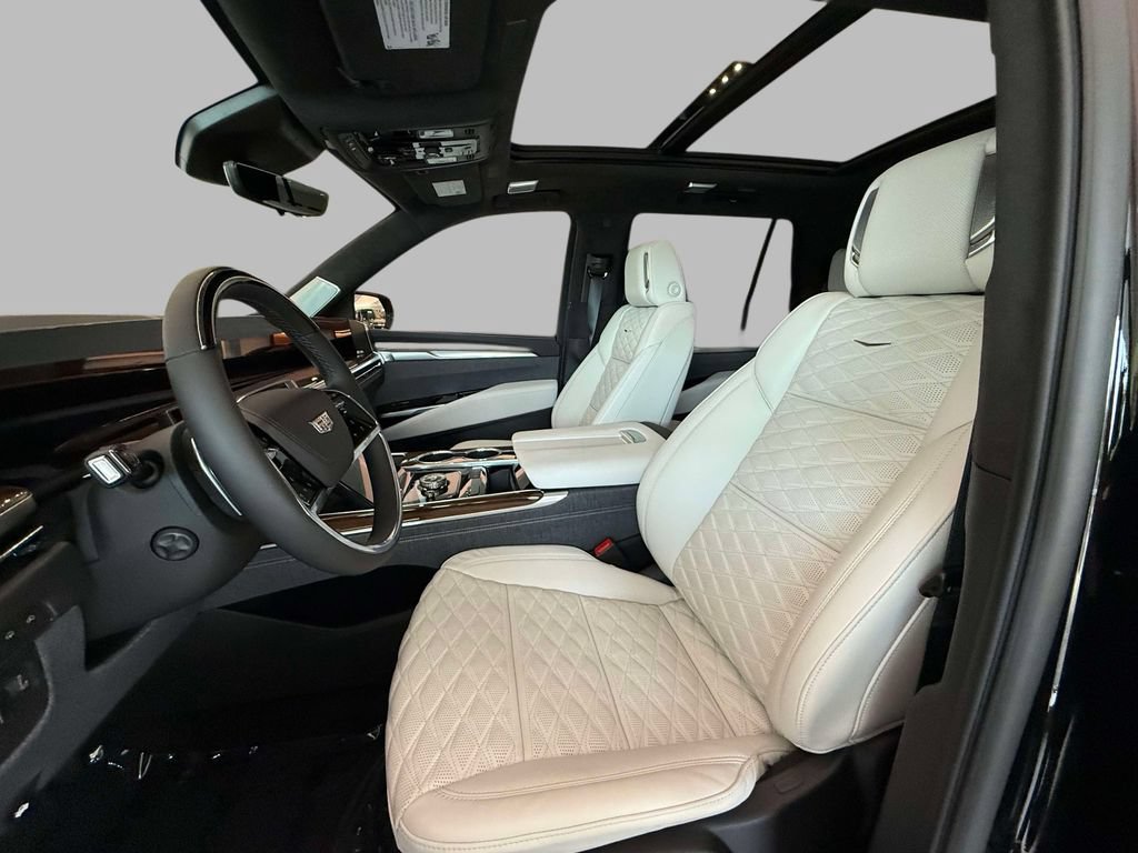 Used 2026 Cadillac Escalade Platinum Sport w/ LPO, ONYX Package AWD/4WD image 2