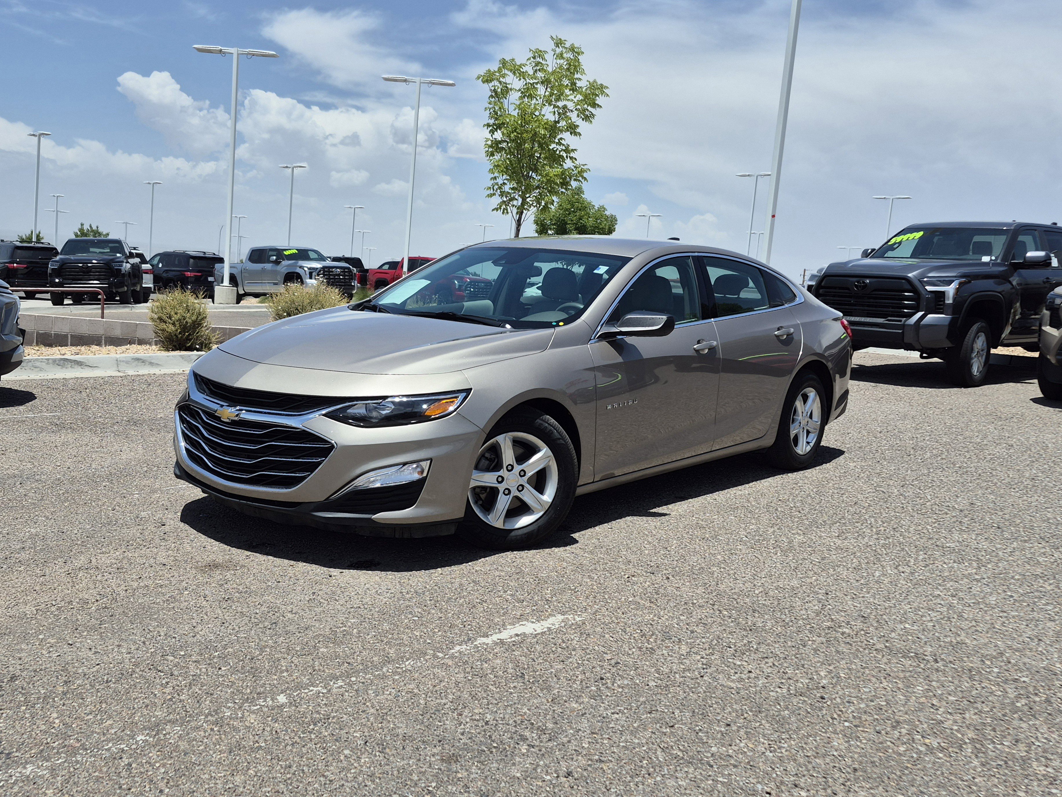 Used 2023 Chevrolet Malibu LS FWD image 1
