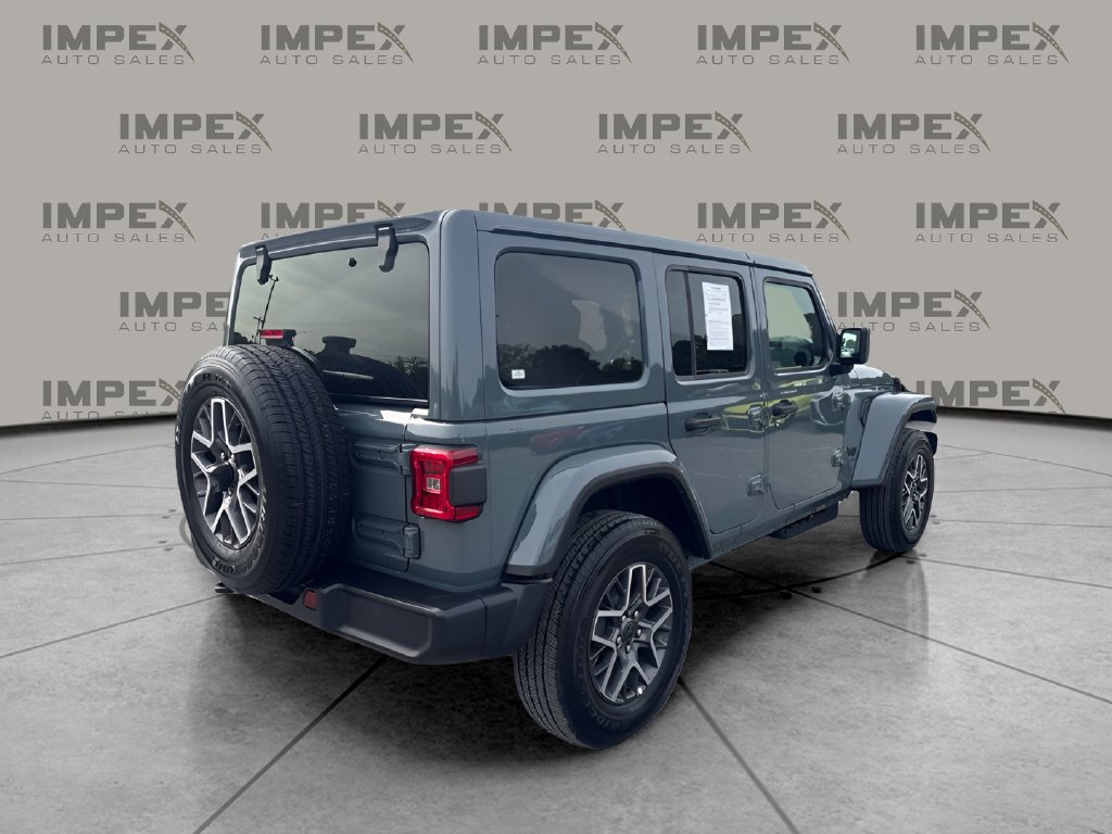 Used 2026 Jeep Wrangler Unlimited Sahara AWD/4WD image 5