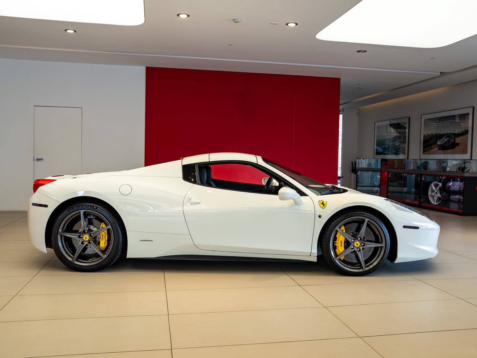 Certified 2015 Ferrari 458 Spider RWD image 32