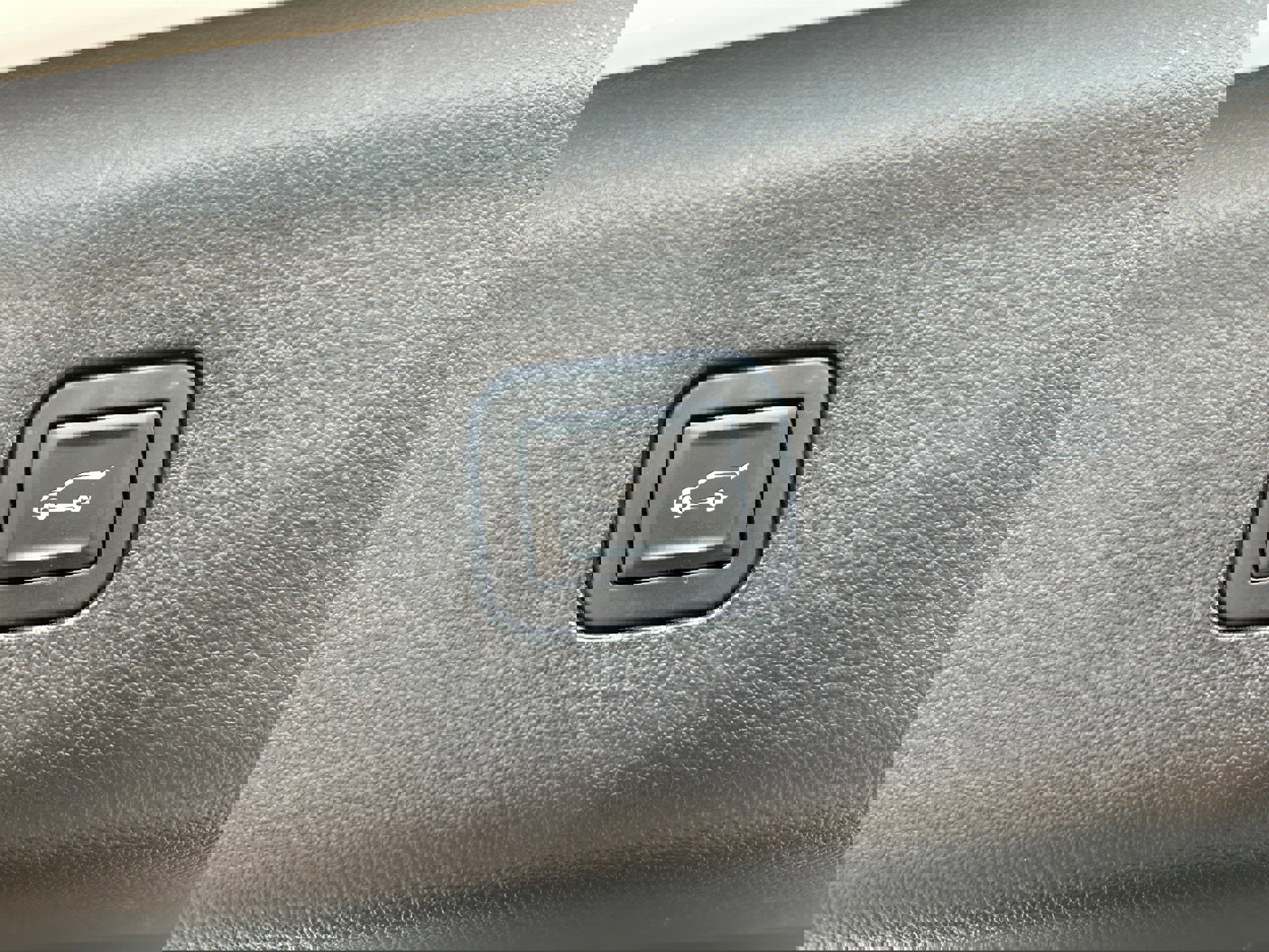 Used 2019 Buick Enclave Essence FWD image 9