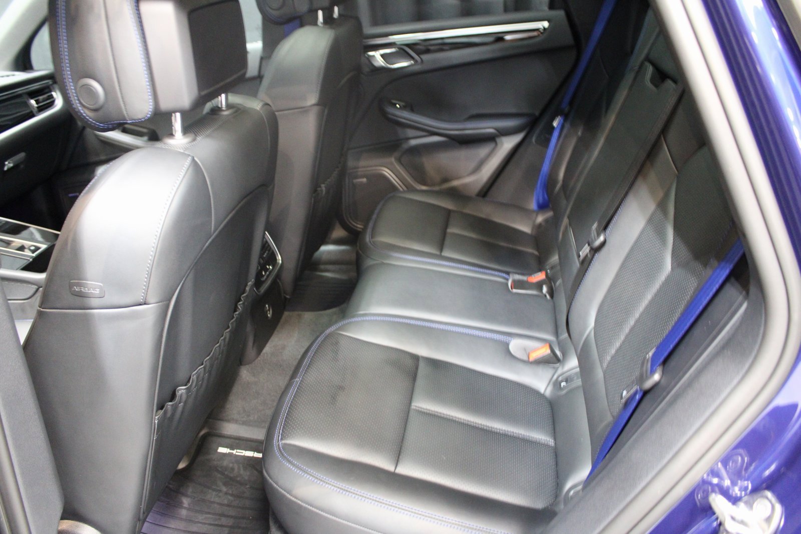 Certified 2024 Porsche Macan image 23