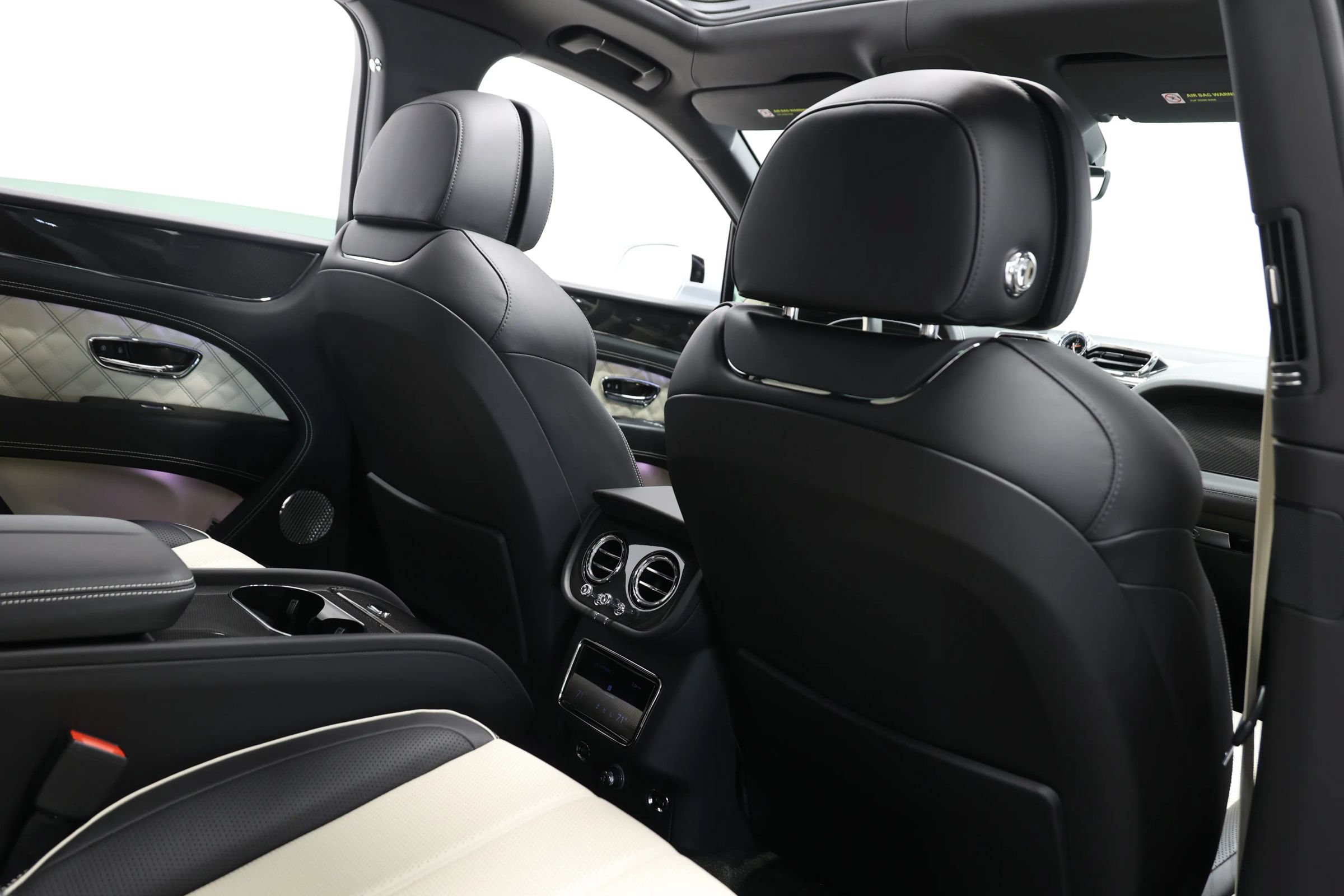 Used 2021 Bentley Bentayga w/ First Edition Specification AWD/4WD image 93