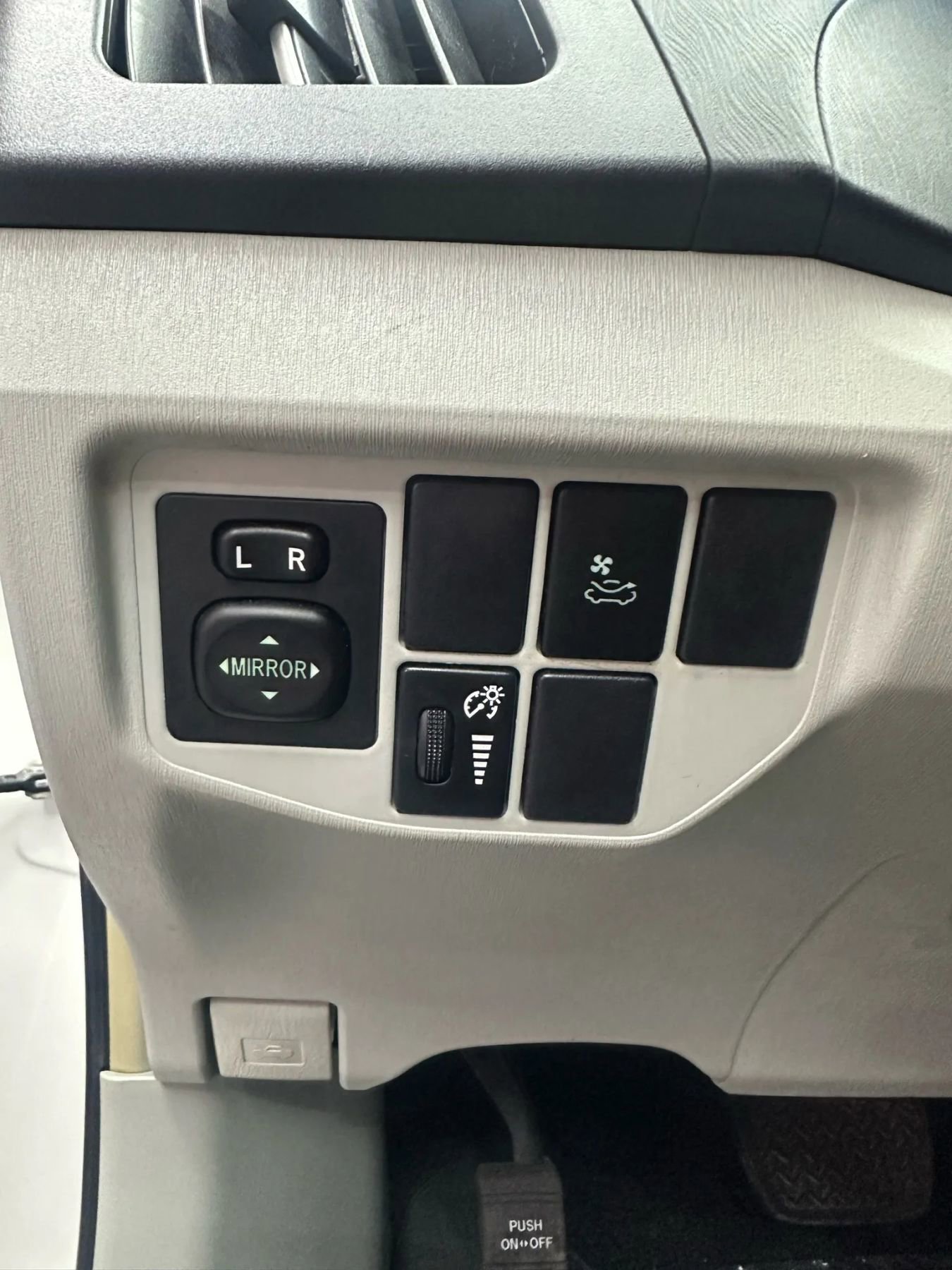 Used 2013 Toyota Prius Three w/ Solar Roof Pkg image 12