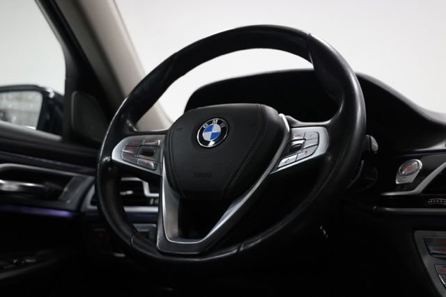 Used 2017 BMW 740i xDrive AWD/4WD image 38