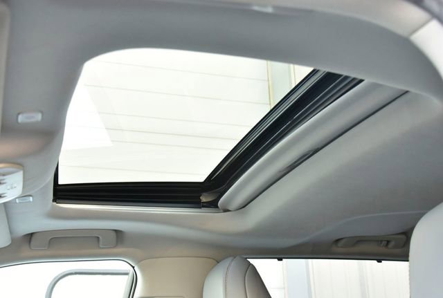 Used 2023 Toyota Highlander Bronze Edition image 11