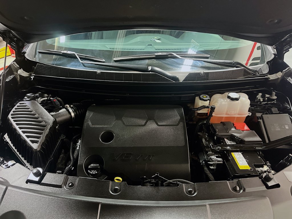 Used 2023 Chevrolet Traverse Premier w/ LPO, Floor Liner Package AWD/4WD image 33