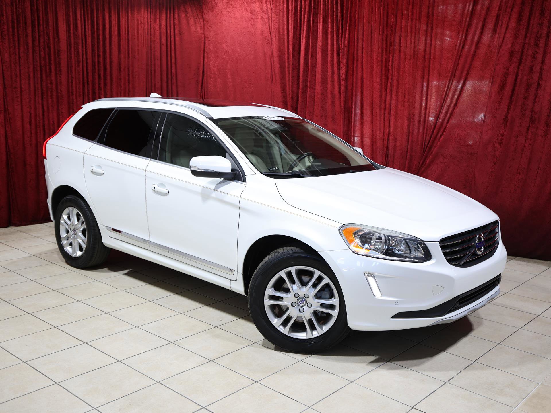 Used 2016 Volvo XC60 T5 Premier image 2