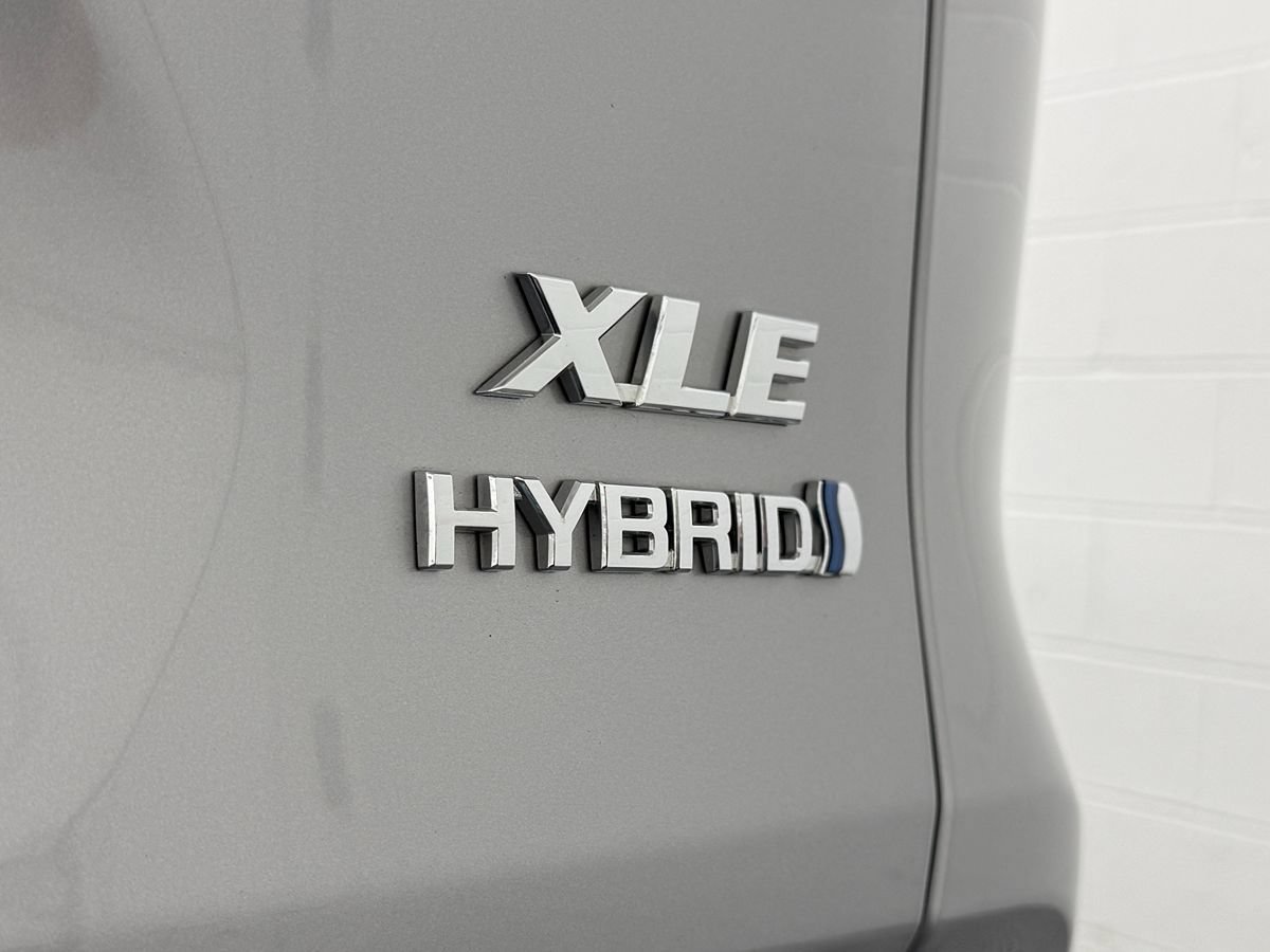 Used 2023 Toyota RAV4 XLE Premium AWD/4WD image 9