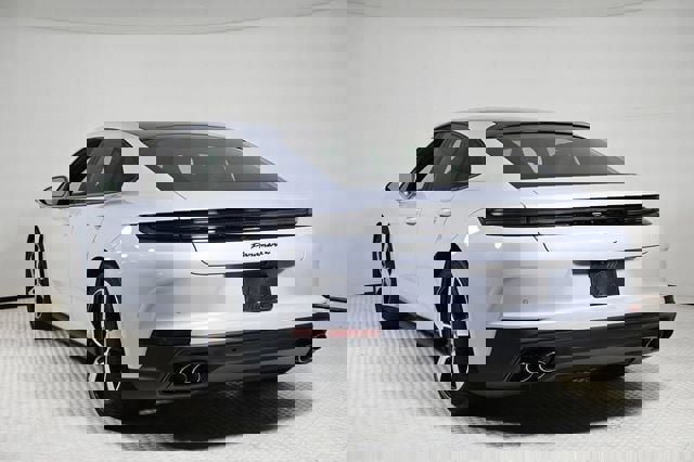 Certified 2024 Porsche Panamera 4 image 3