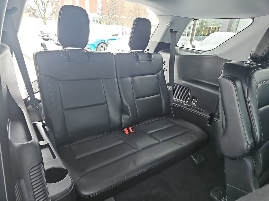 Used 2021 Ford Explorer XLT w/ Equipment Group 202A image 12