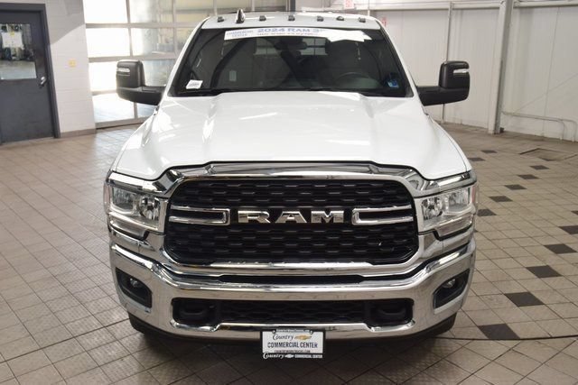 Used 2024 RAM 3500 SLT w/ Quick Order Package 2YG SLT AWD/4WD image 2