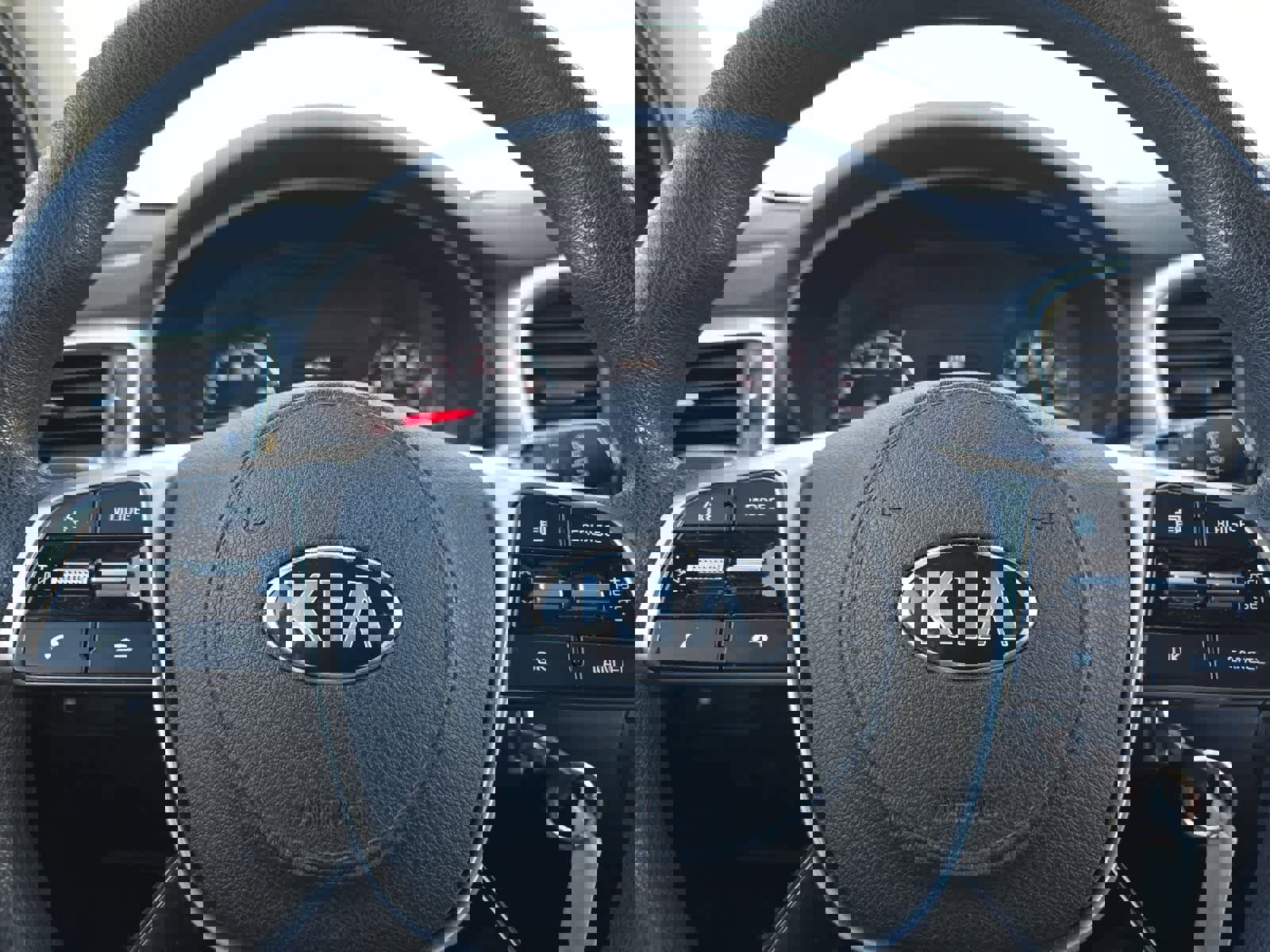 Used 2019 Kia Sorento LX image 23