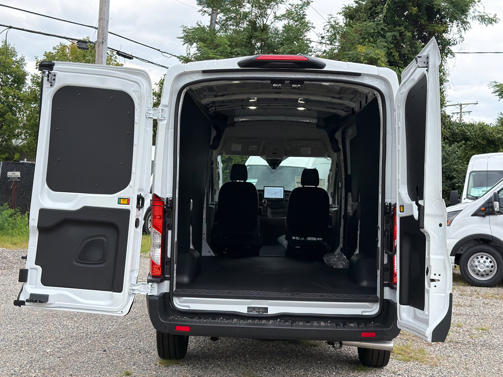 New 2026 Ford Transit 350 148 Medium Roof w/ Load Area Protection Package RWD image 9