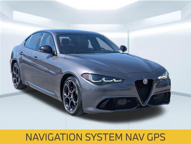 Used 2024 Alfa Romeo Giulia Veloce AWD/4WD image 8