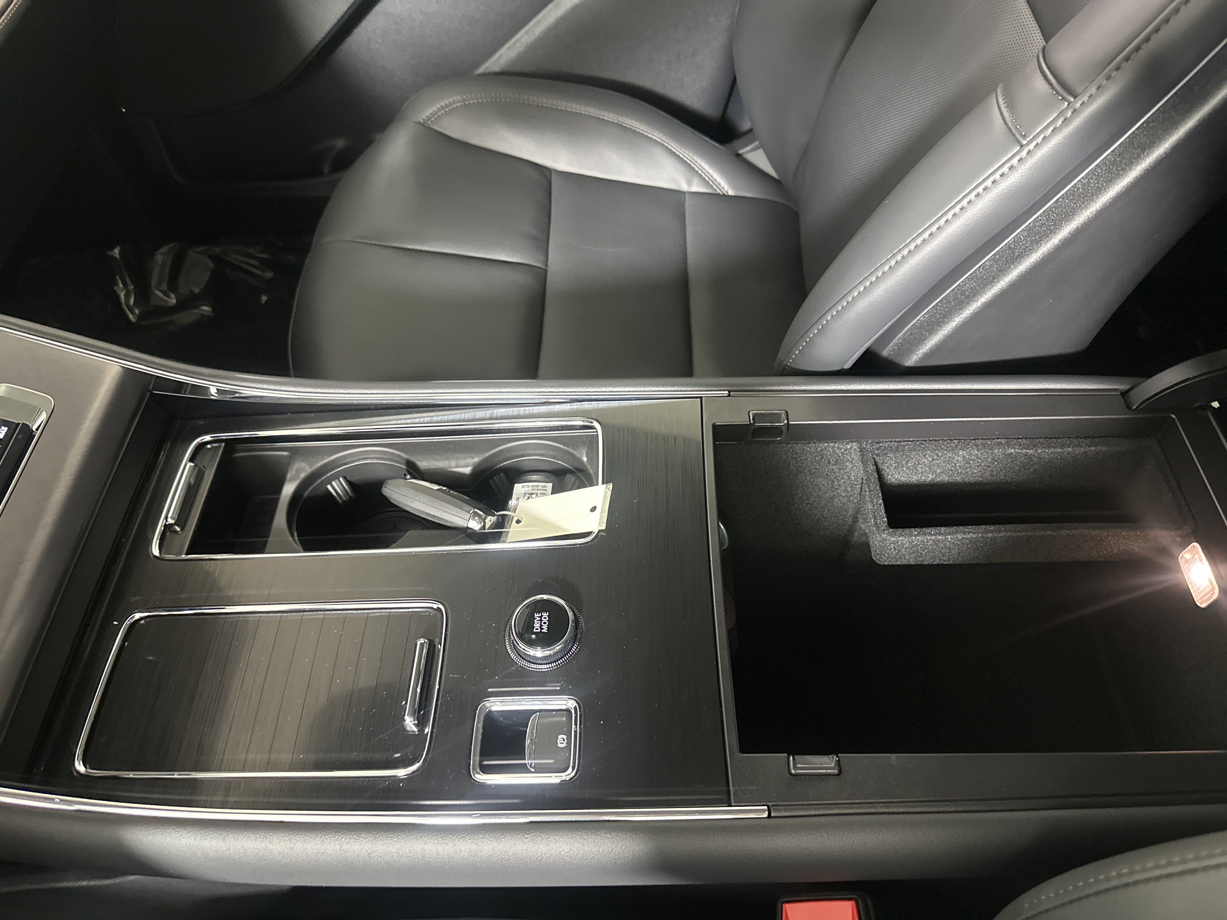 New 2025 Lincoln Aviator AWD image 21