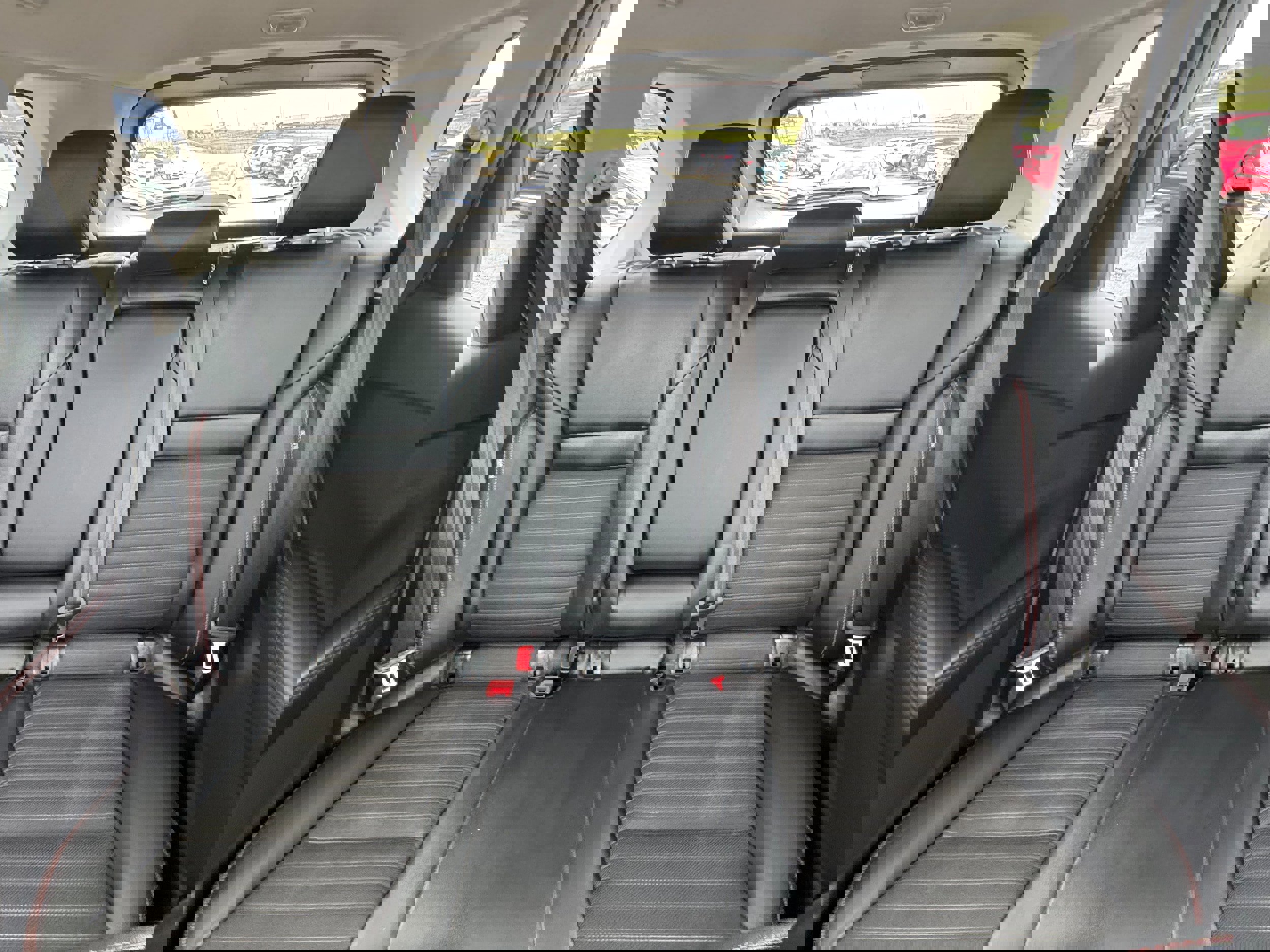Used 2025 Nissan Rogue SV image 14