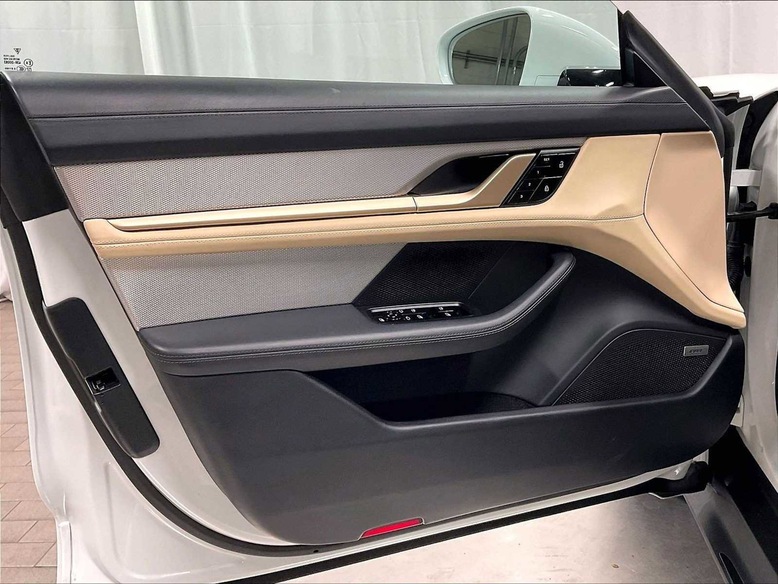 Used 2020 Porsche Taycan Turbo S AWD/4WD image 24