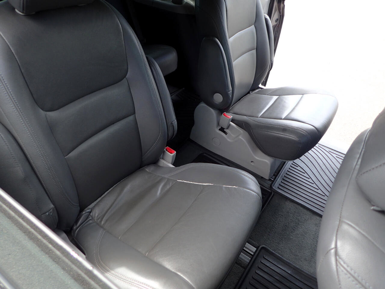 Used 2015 Toyota Sienna L FWD image 13