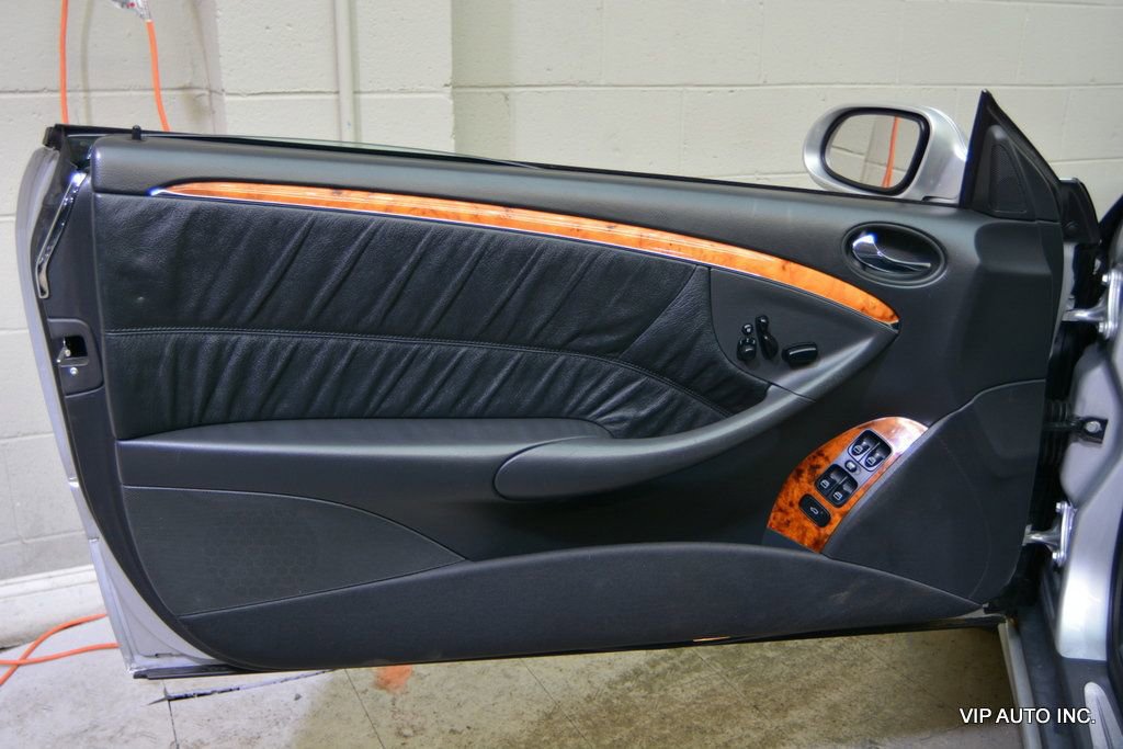 Used 2005 Mercedes-Benz CLK 320 Cabriolet image 13