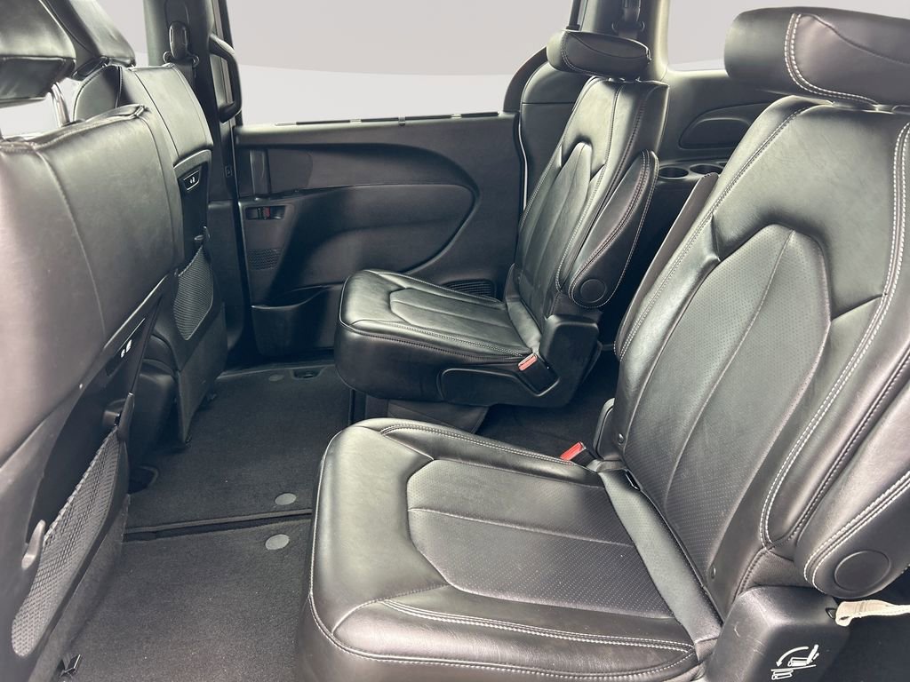 Used 2025 Chrysler Pacifica Select FWD image 27