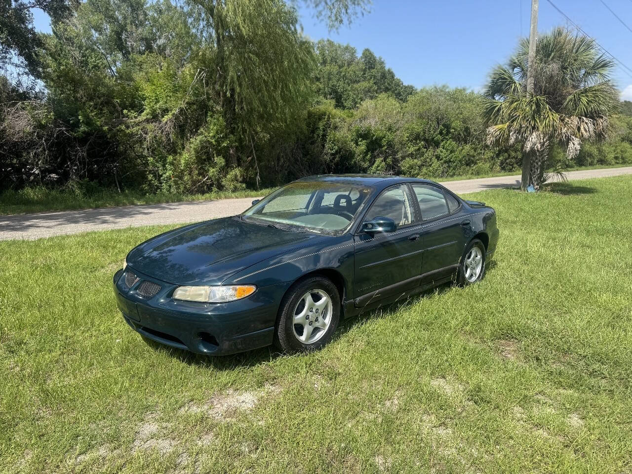 Used 1997 Pontiac Grand Prix GT w/ Opt Pkg FWD image 1