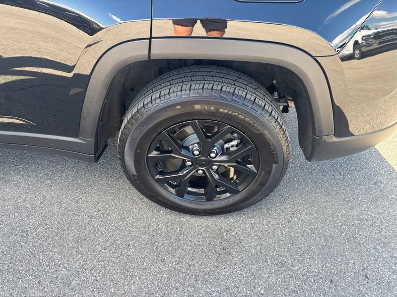 Used 2026 Jeep Grand Cherokee Altitude AWD/4WD image 50