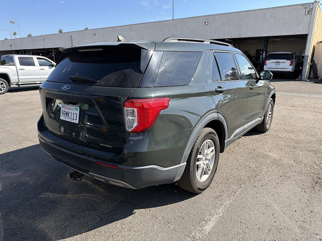 Used 2023 Ford Explorer XLT w/ Equipment Group 202A AWD/4WD image 4