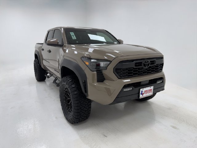 Used 2026 Toyota Tacoma TRD Off-Road AWD/4WD image 2